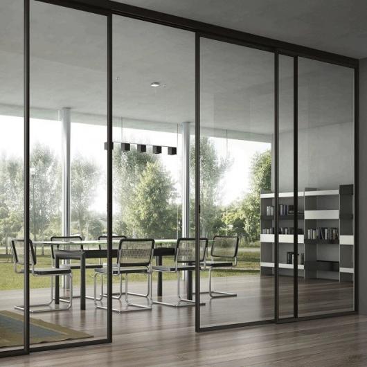 PEREȚI MOBILI DIN STICLĂ